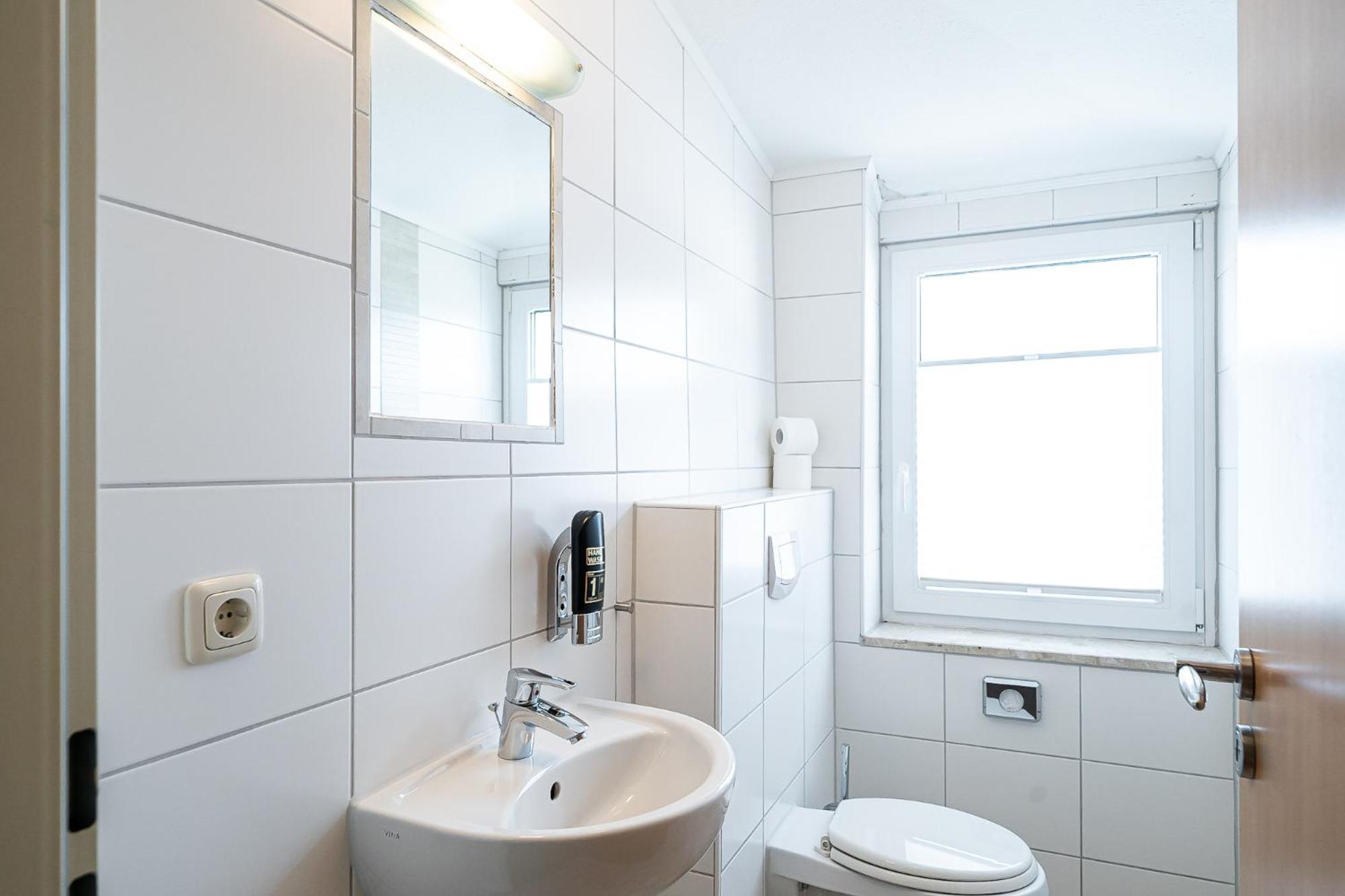 Hotel Sleepbeeone Wilhelmshaven Exterior foto