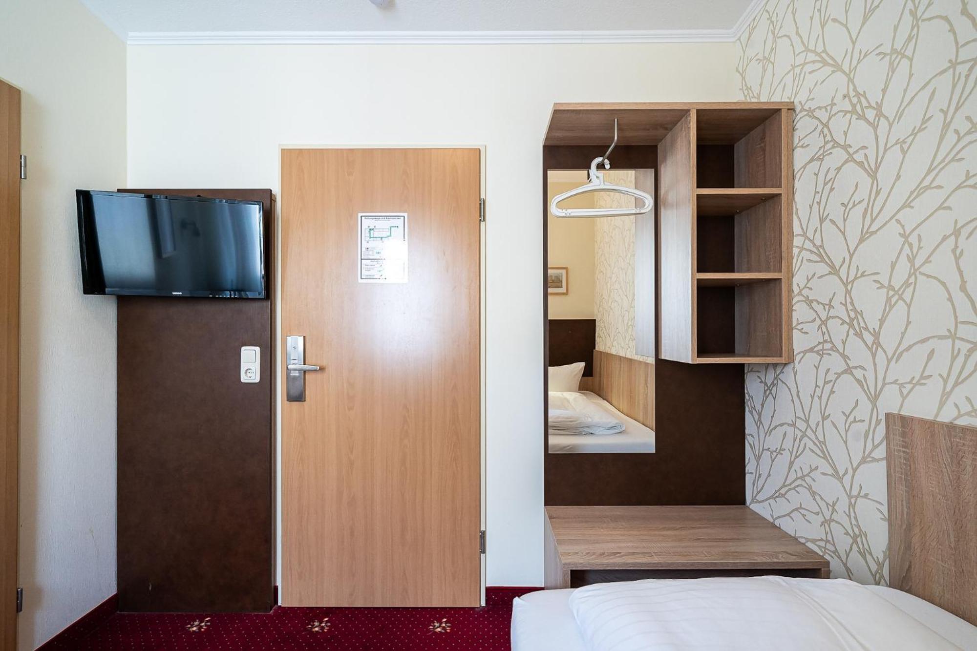Hotel Sleepbeeone Wilhelmshaven Exterior foto