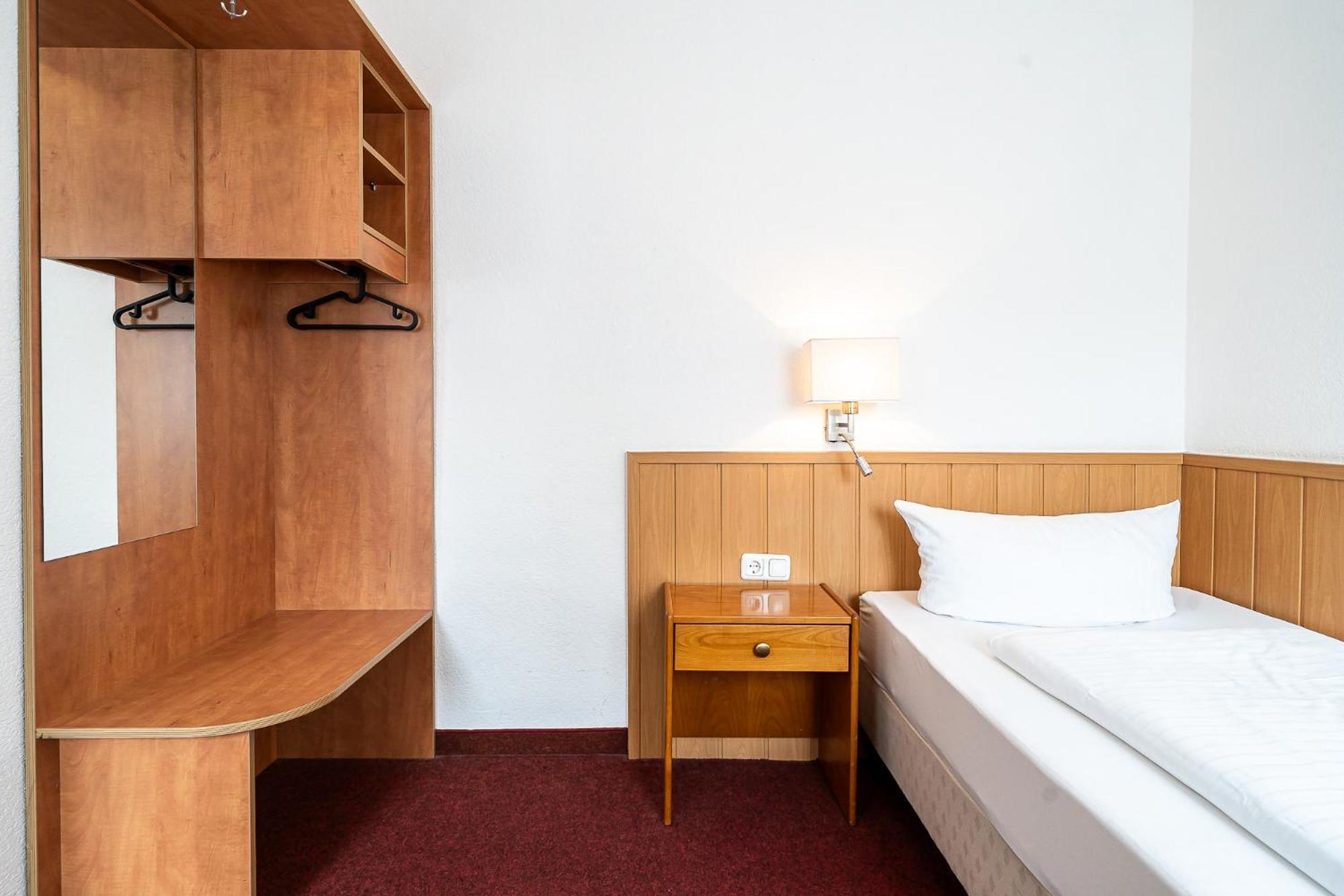 Hotel Sleepbeeone Wilhelmshaven Exterior foto