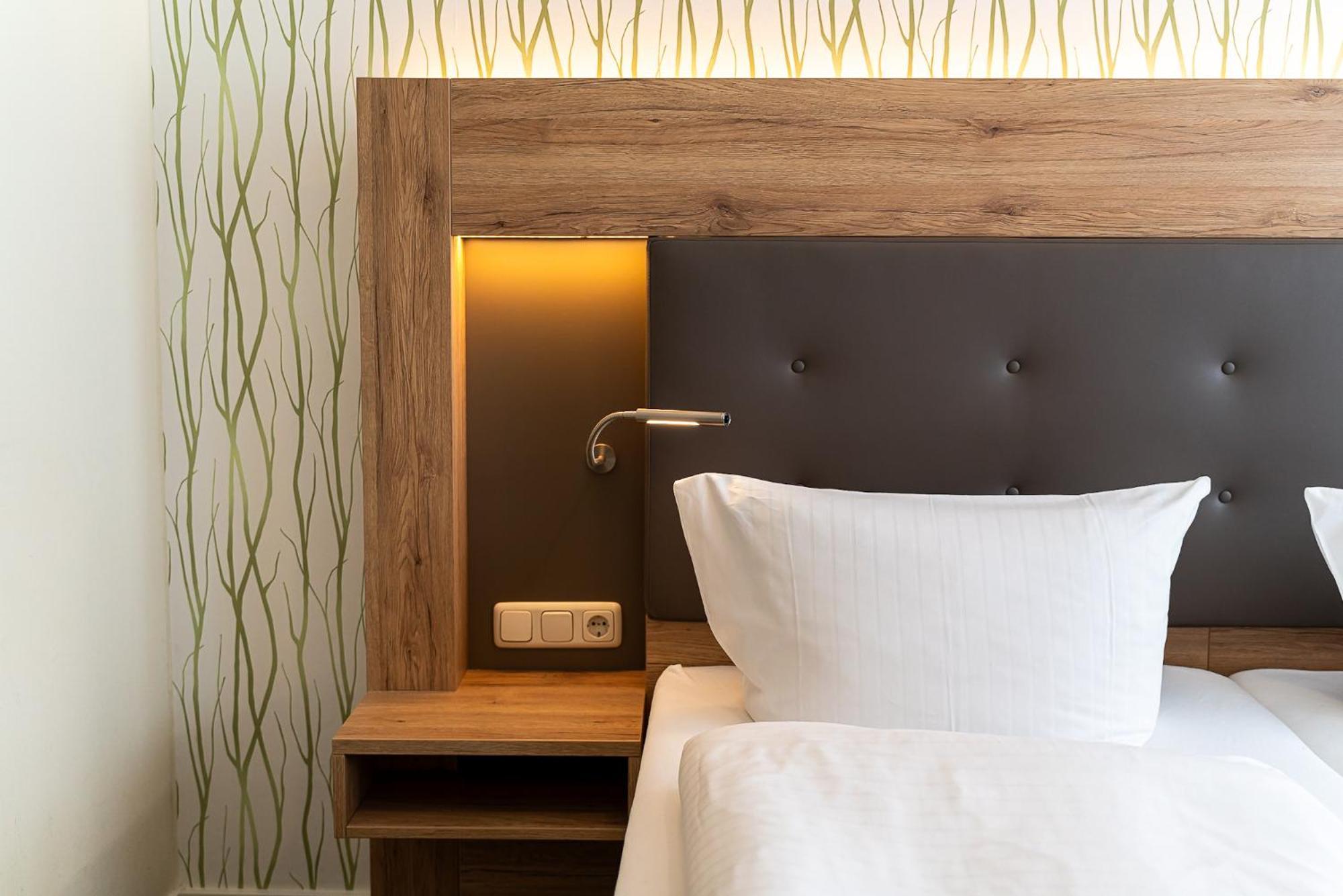 Hotel Sleepbeeone Wilhelmshaven Exterior foto